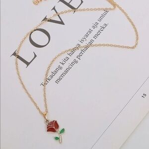 3/$30 💛 Rose Flower Pendant Necklace